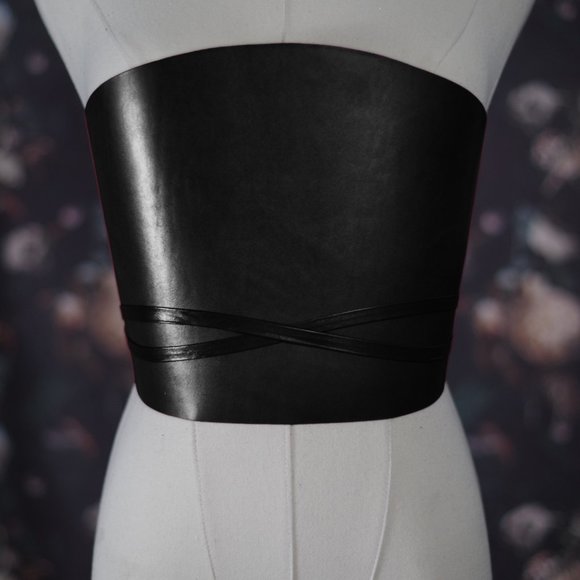Dehanche Inspired Vachetta Leather Corset Belt with Thin Tie Straps - Picture 2 of 14